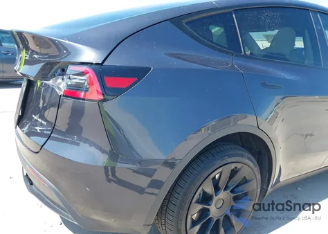 2024 Tesla Model Y Long Range Dual Motor All-Wheel Drive from USA, damaged, VIN 7SAYGDEEXRA274184